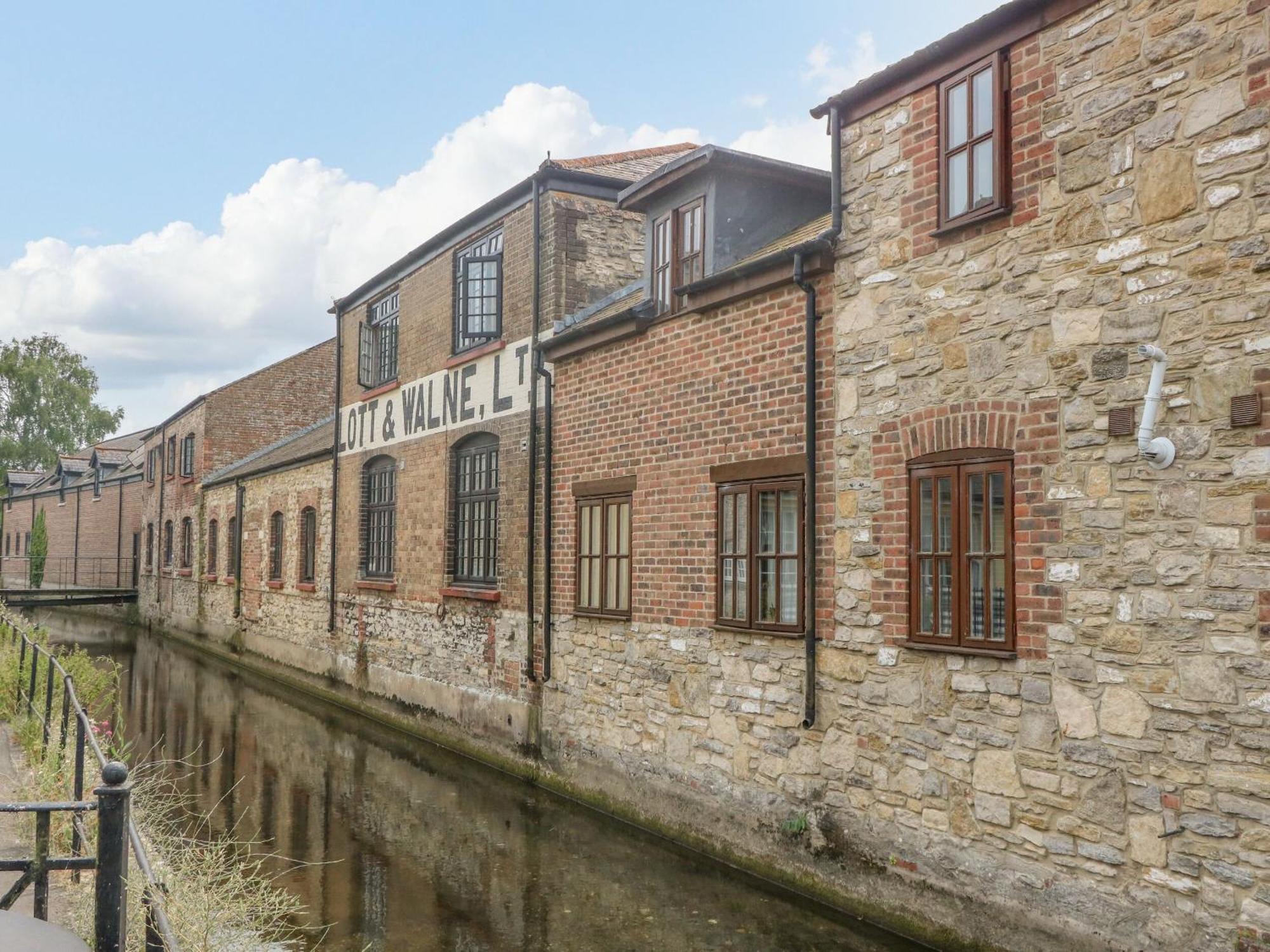 The Coach House - Trinity Lodge Dorchester Exterior photo